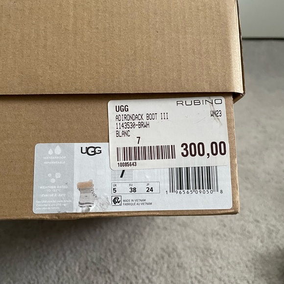 UGG ADIRONDACK III BOOT Women size 7 in colour white - Picture 9 of 12